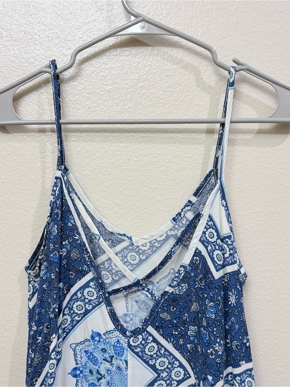 Dress - Picture 3 of 4